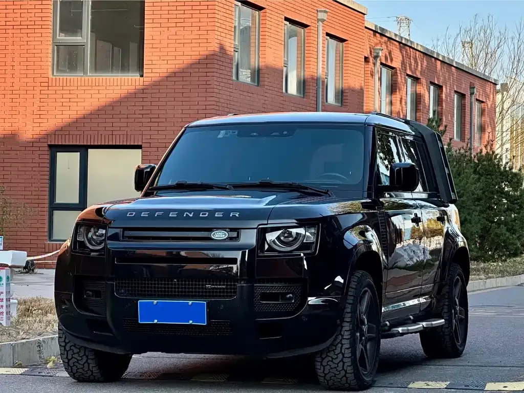 Land Rover Defender — фото 1