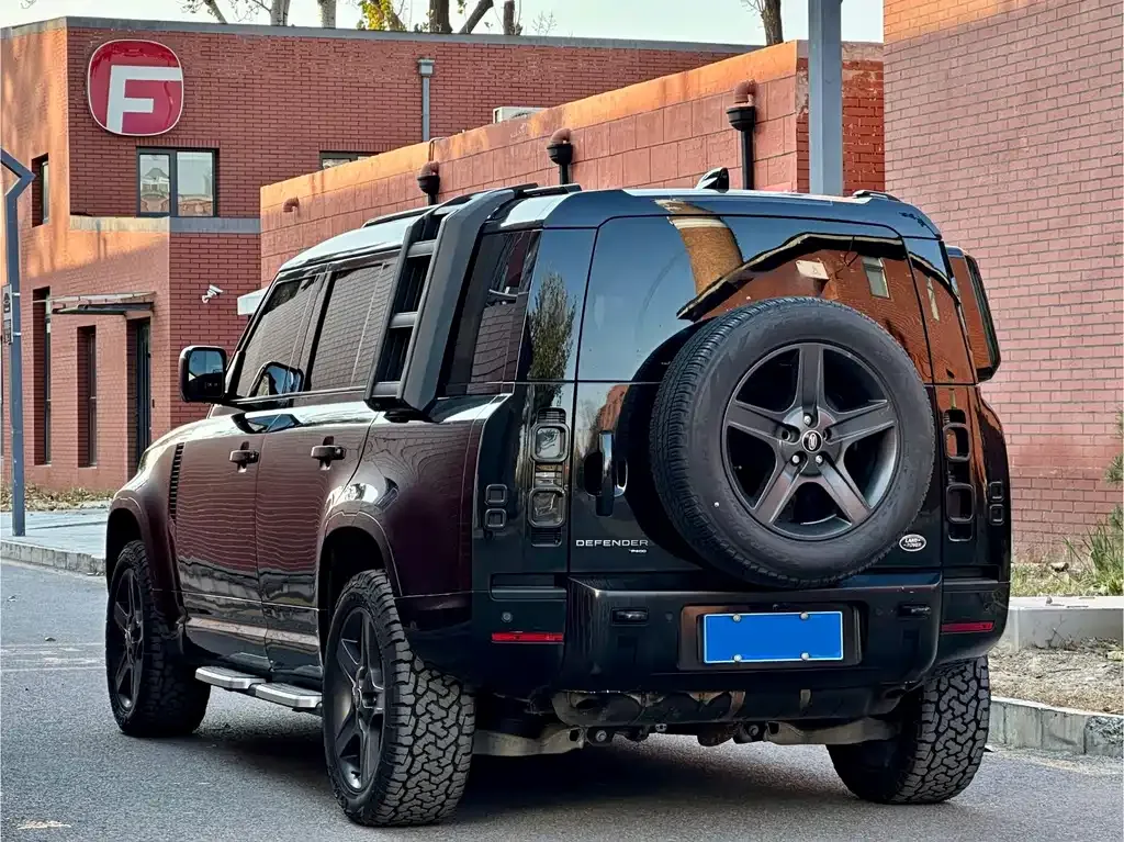 Land Rover Defender — фото 9