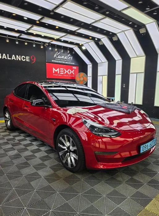 Tesla Model 3 — фото 1