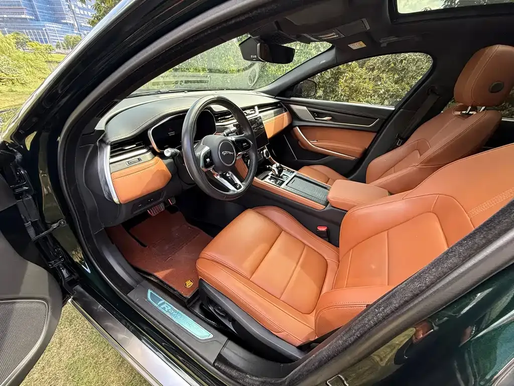 Jaguar XFL — фото 10