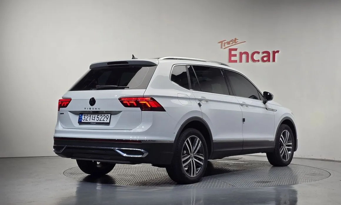 Volkswagen Tiguan — фото 6