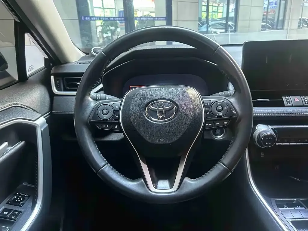 Toyota Wildlander — фото 10