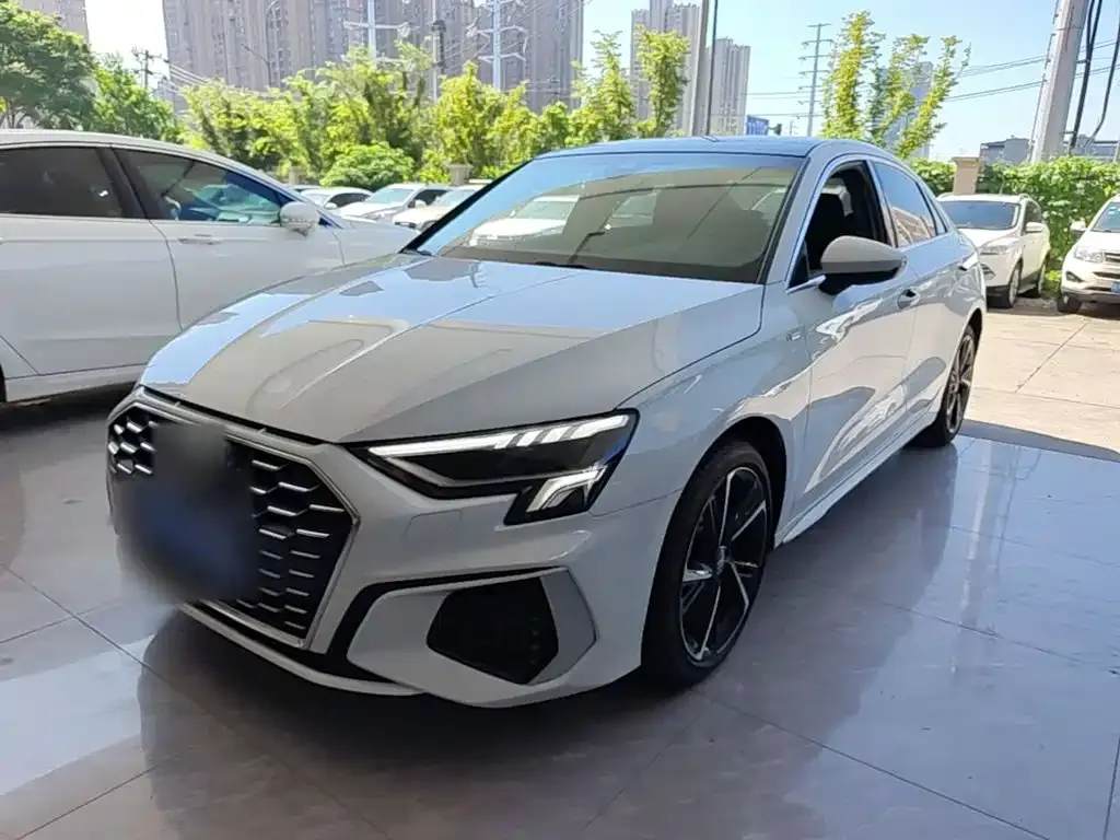 Audi A3 — фото 1