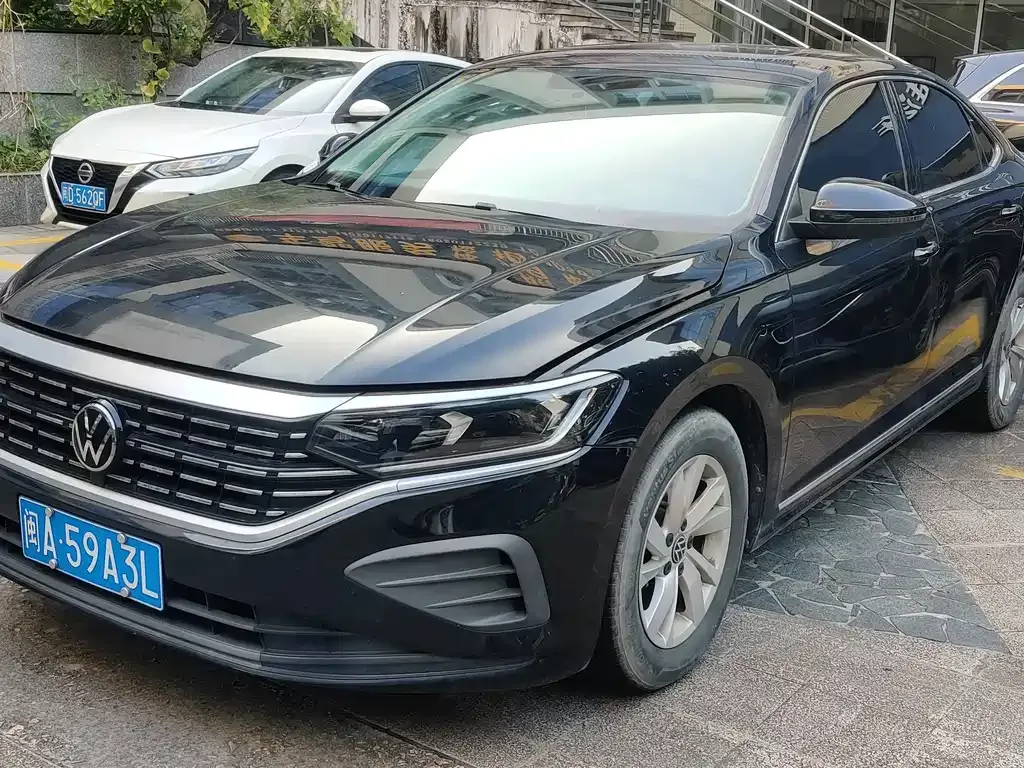 Volkswagen Passat — фото 1