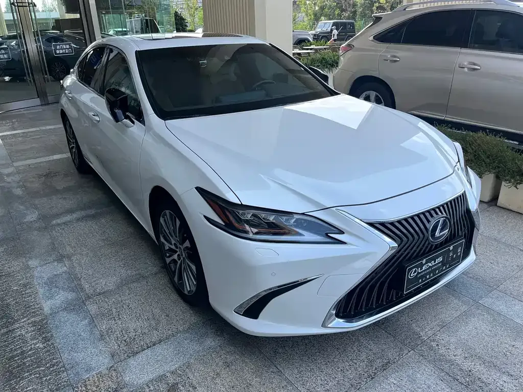 Lexus ES — фото 4