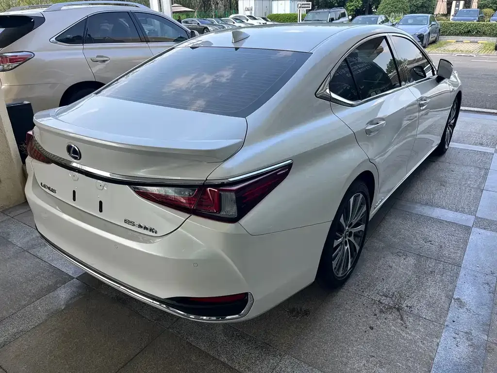 Lexus ES — фото 2
