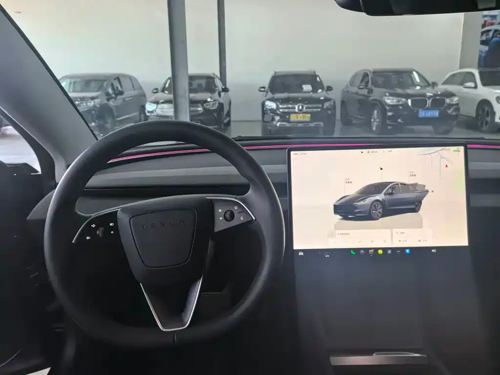 Tesla Model 3 — фото 3