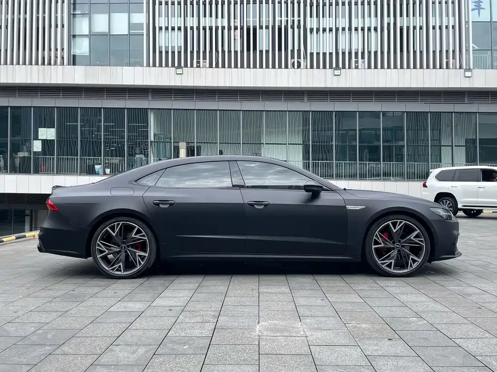 Audi A7L — фото 5