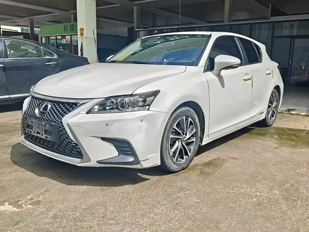 Lexus CT — фото 9