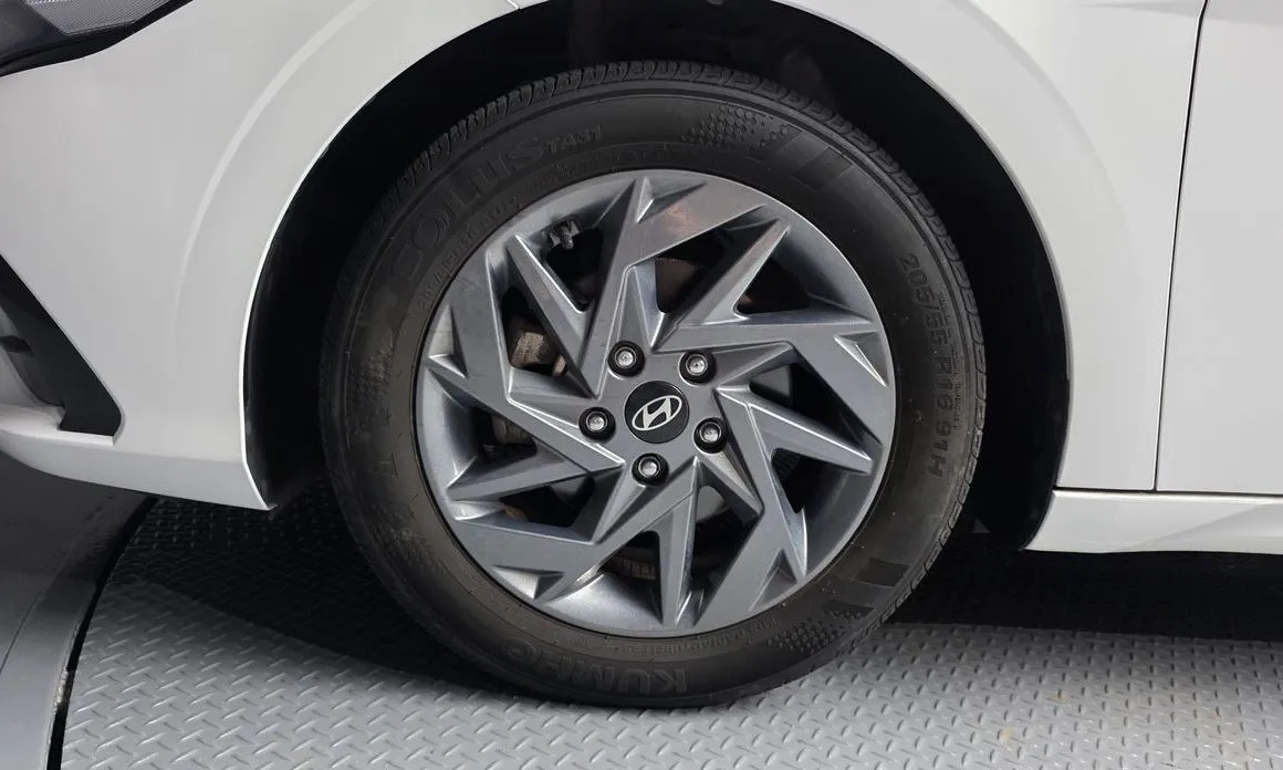 Hyundai AVANTE — фото 7