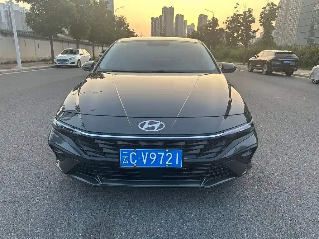 Hyundai Elantra — фото 4