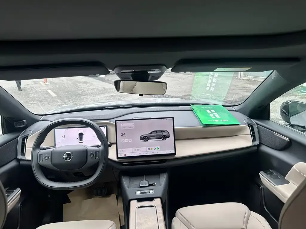 Volvo XC70 Plug-in Hybrid — фото 6