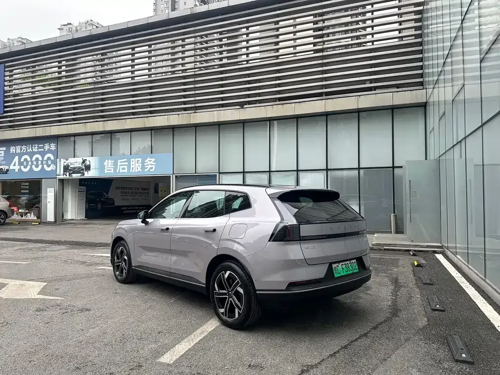 Volvo XC70 Plug-in Hybrid — фото 9