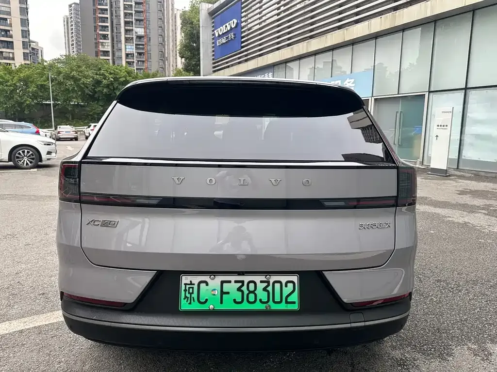 Volvo XC70 Plug-in Hybrid — фото 4