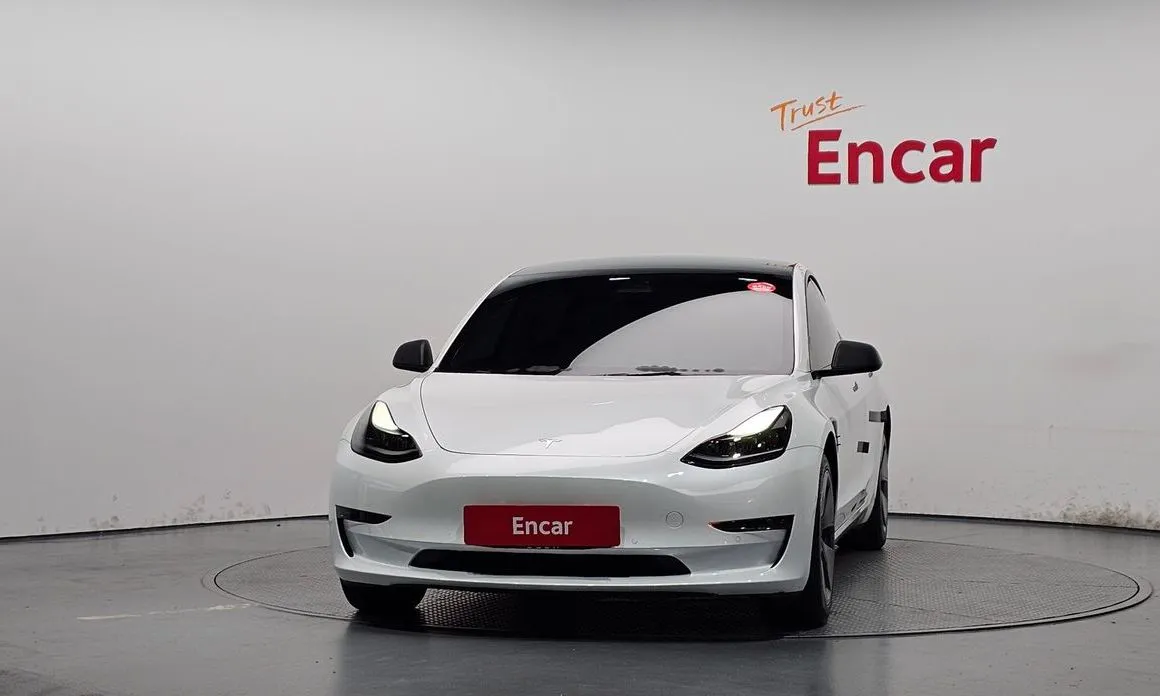 Tesla Model 3 — фото 5