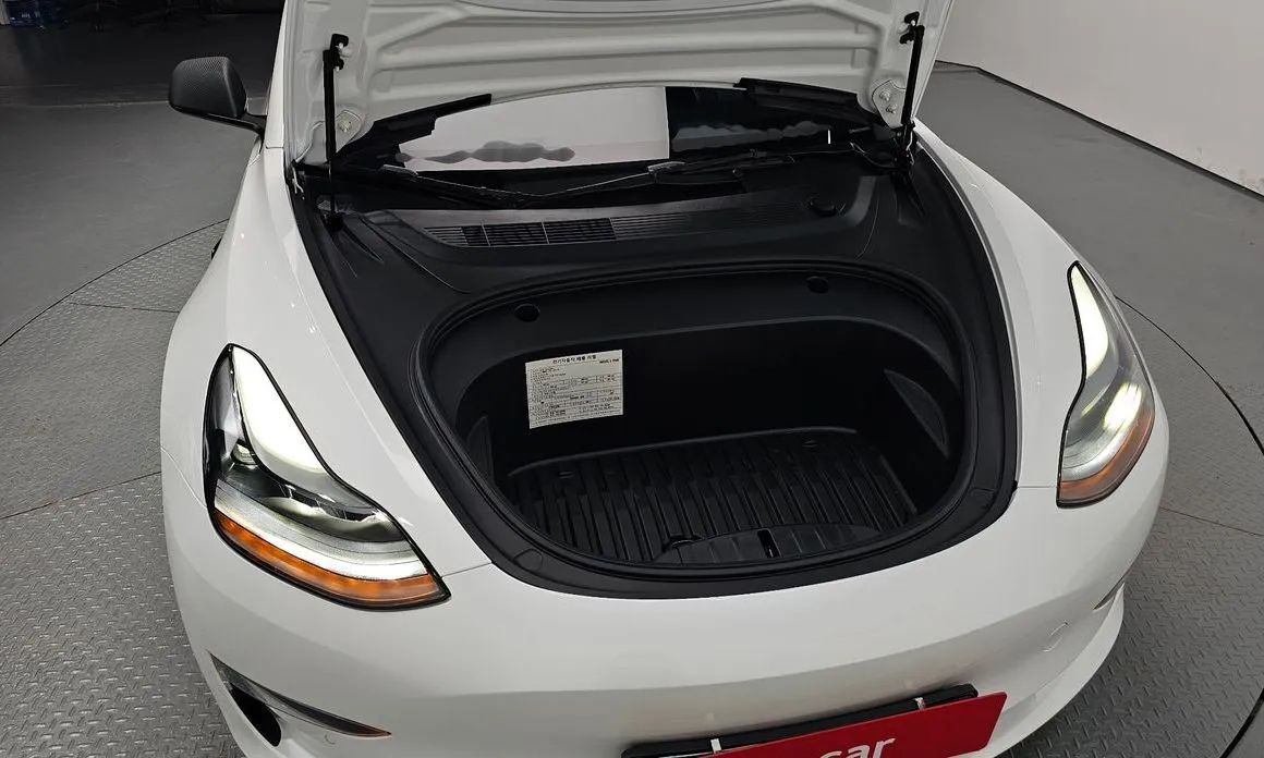 Tesla Model 3 — фото 10