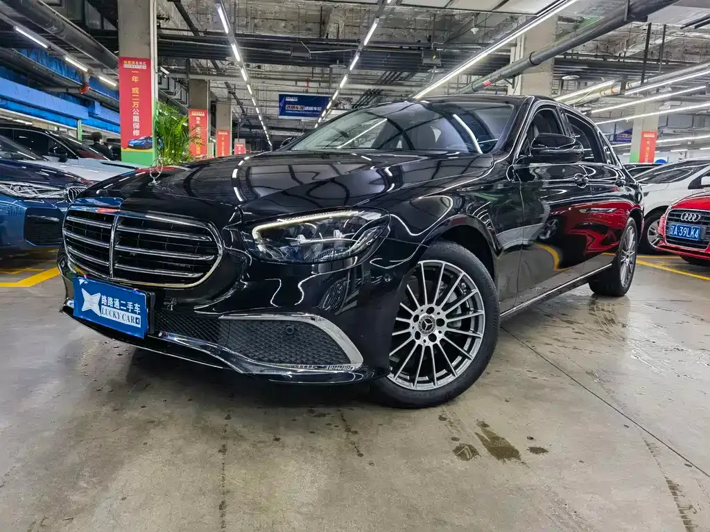Mercedes-Benz E-Class — фото 1