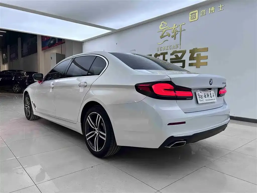 BMW 5 Series — фото 4