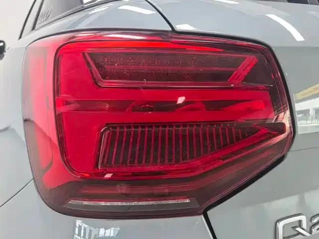 Audi Q2L — фото 10