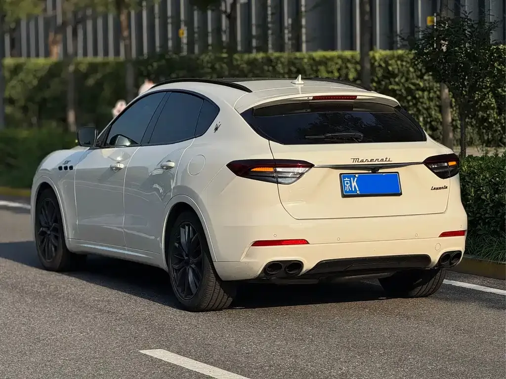 Maserati Levante — фото 5