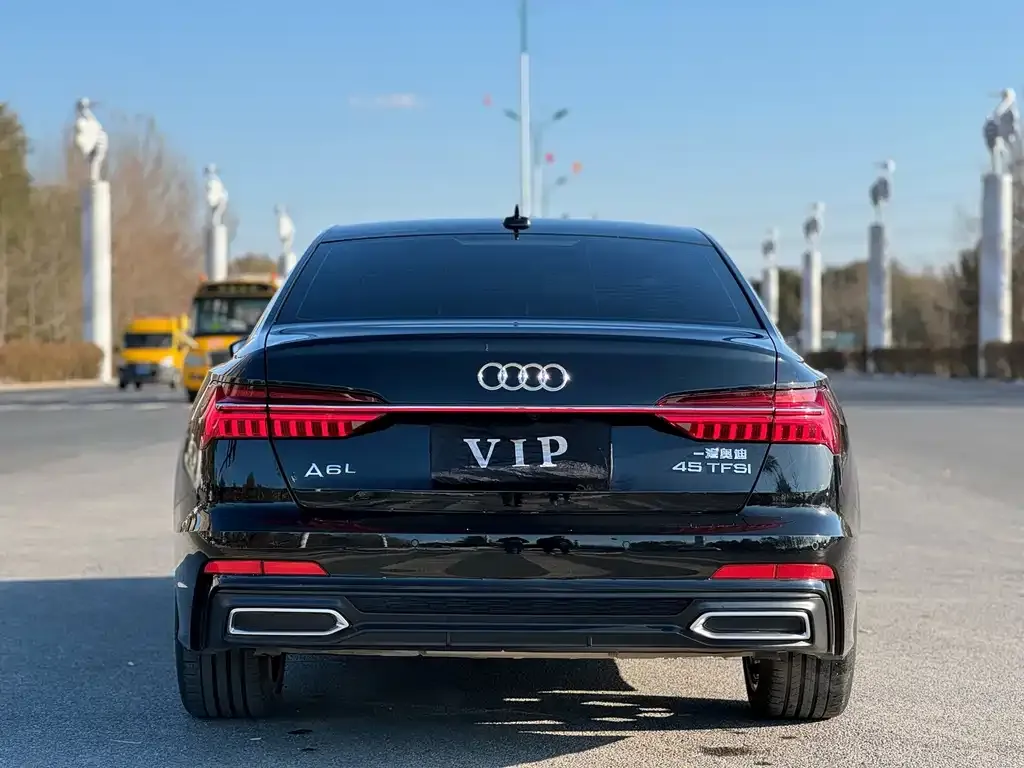 Audi A6L — фото 2