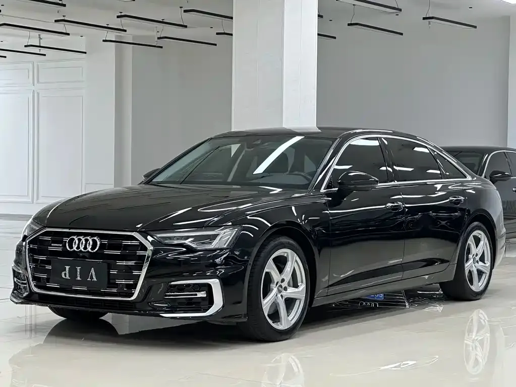 Audi A6L — фото 1