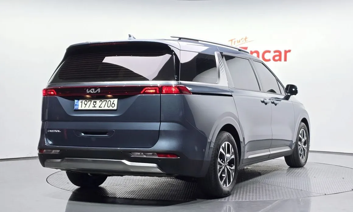 Kia Carnival — фото 7