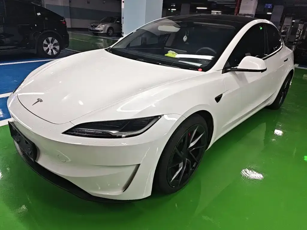 Tesla Model 3 — фото 8