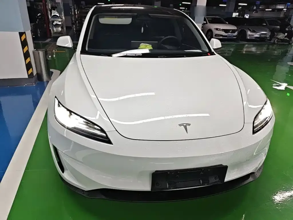 Tesla Model 3 — фото 5