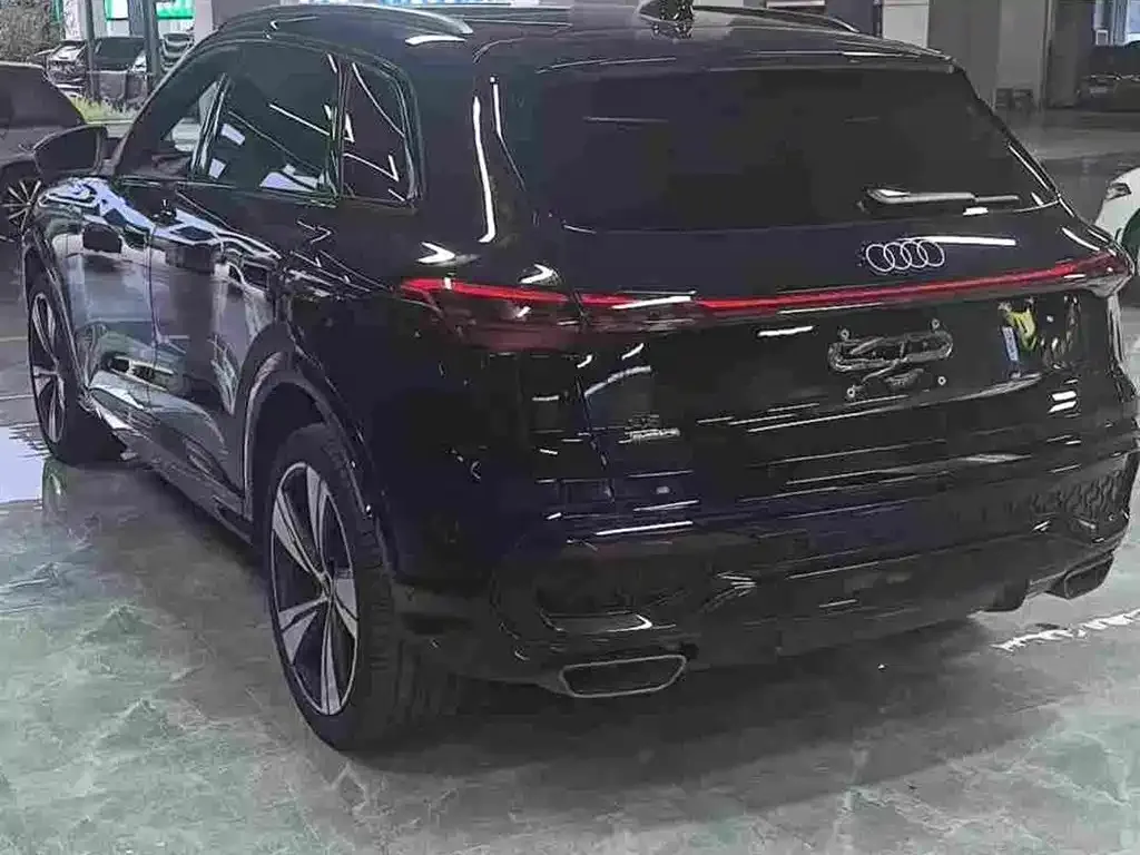 Audi Q5L — фото 6