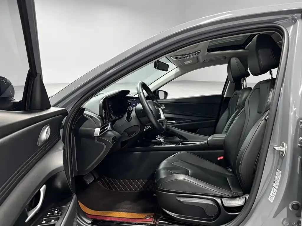 Hyundai Elantra — фото 9
