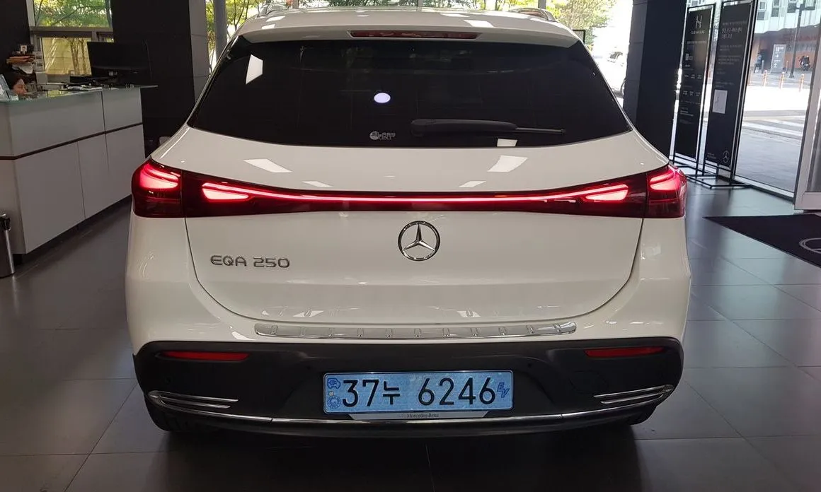 Mercedes-Benz EQA — фото 10