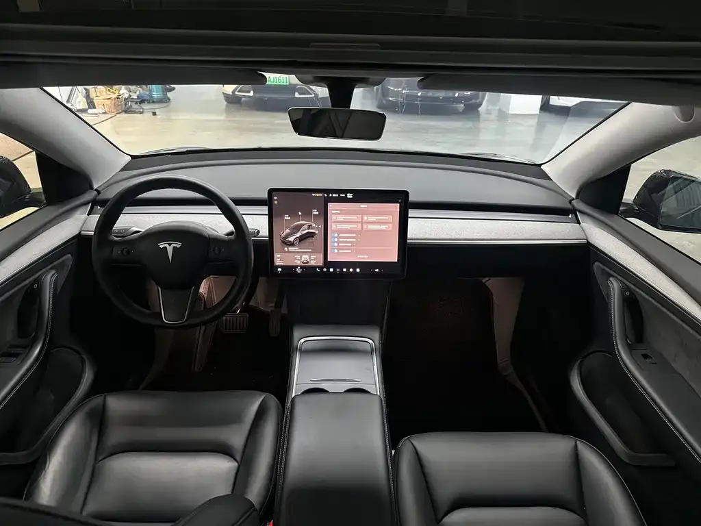 Tesla Model Y — фото 4