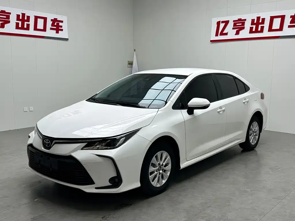 Toyota Corolla — фото 1