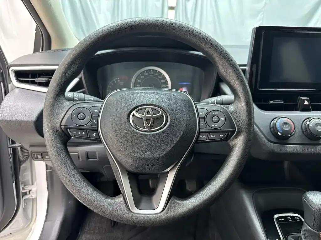 Toyota Corolla — фото 10