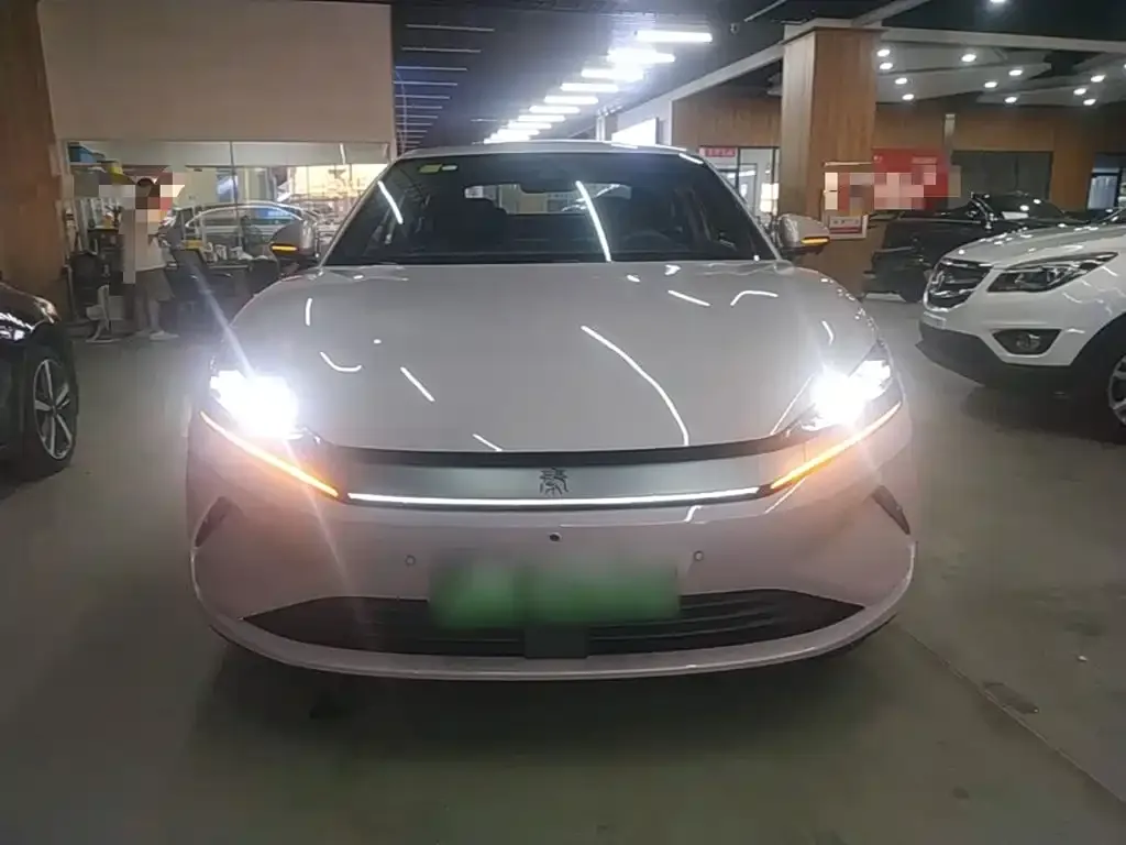BYD Qin L — фото 6