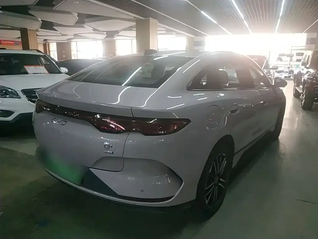 BYD Qin L — фото 4