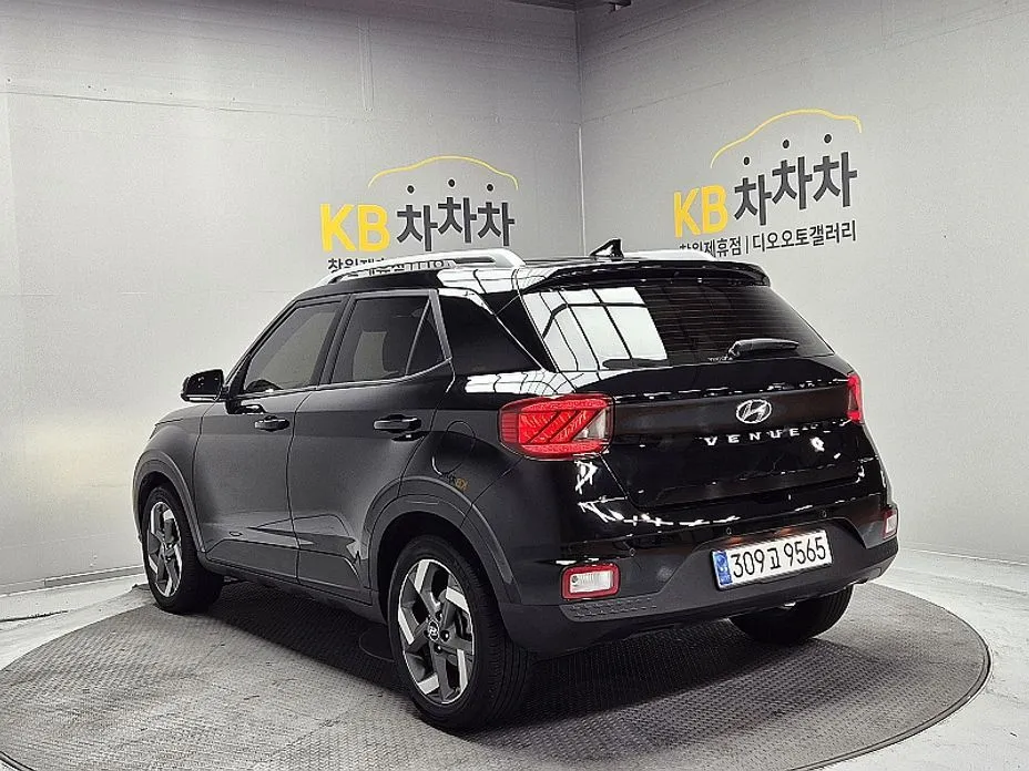 Hyundai Venue — фото 2