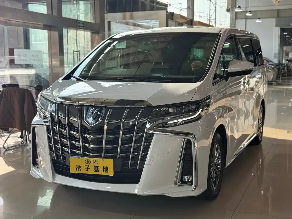 Toyota Alphard — фото 5