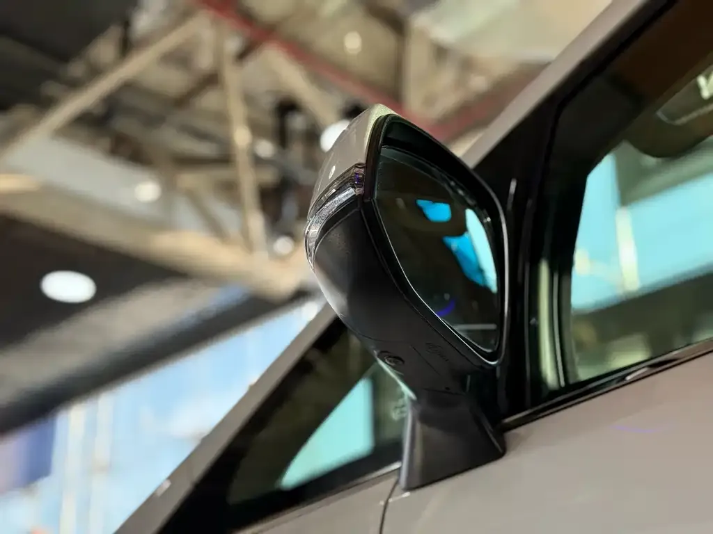 Toyota Alphard — фото 7
