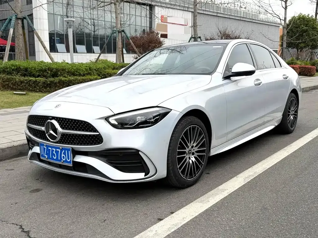 Mercedes-Benz C-Class — фото 1