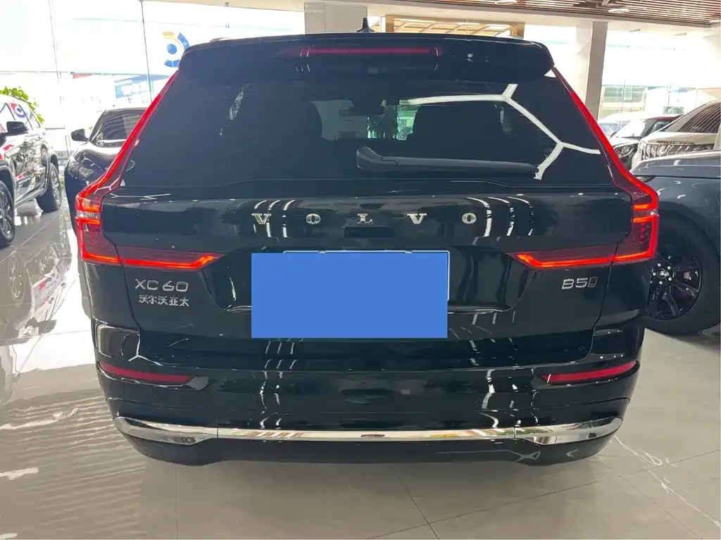 Volvo XC60 — фото 4
