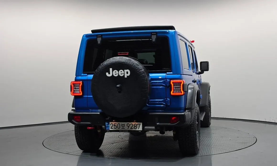 Jeep Wrangler — фото 5
