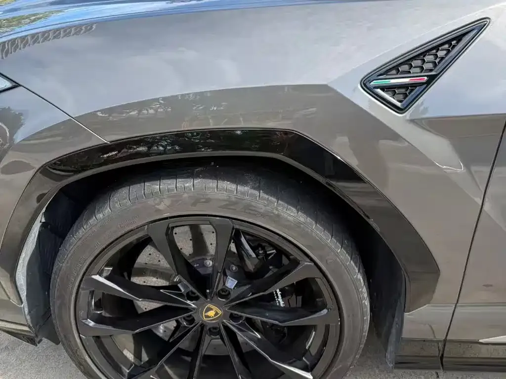 Lamborghini Urus — фото 8
