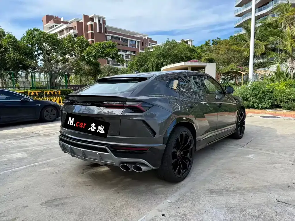 Lamborghini Urus — фото 9