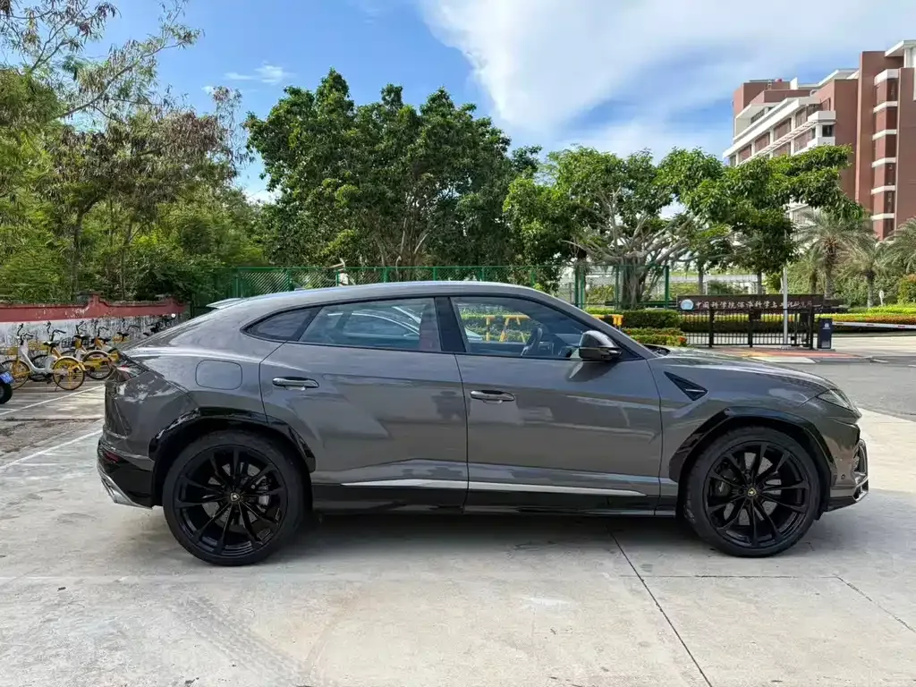 Lamborghini Urus — фото 7