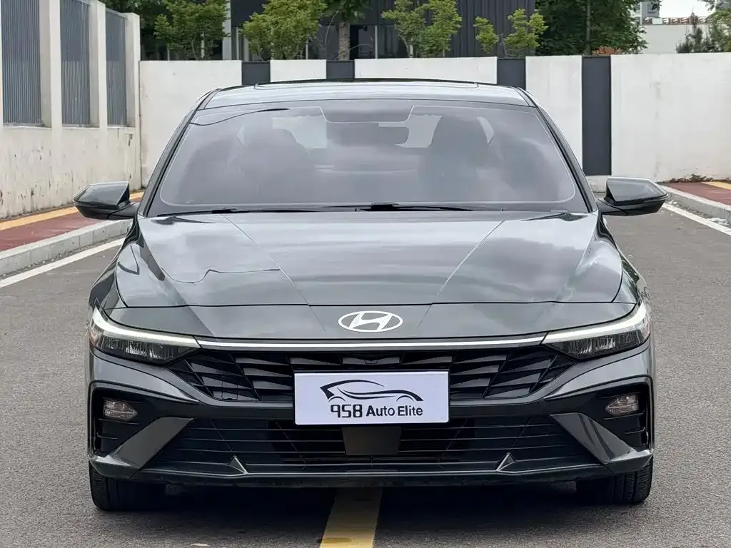 Hyundai Elantra — фото 3