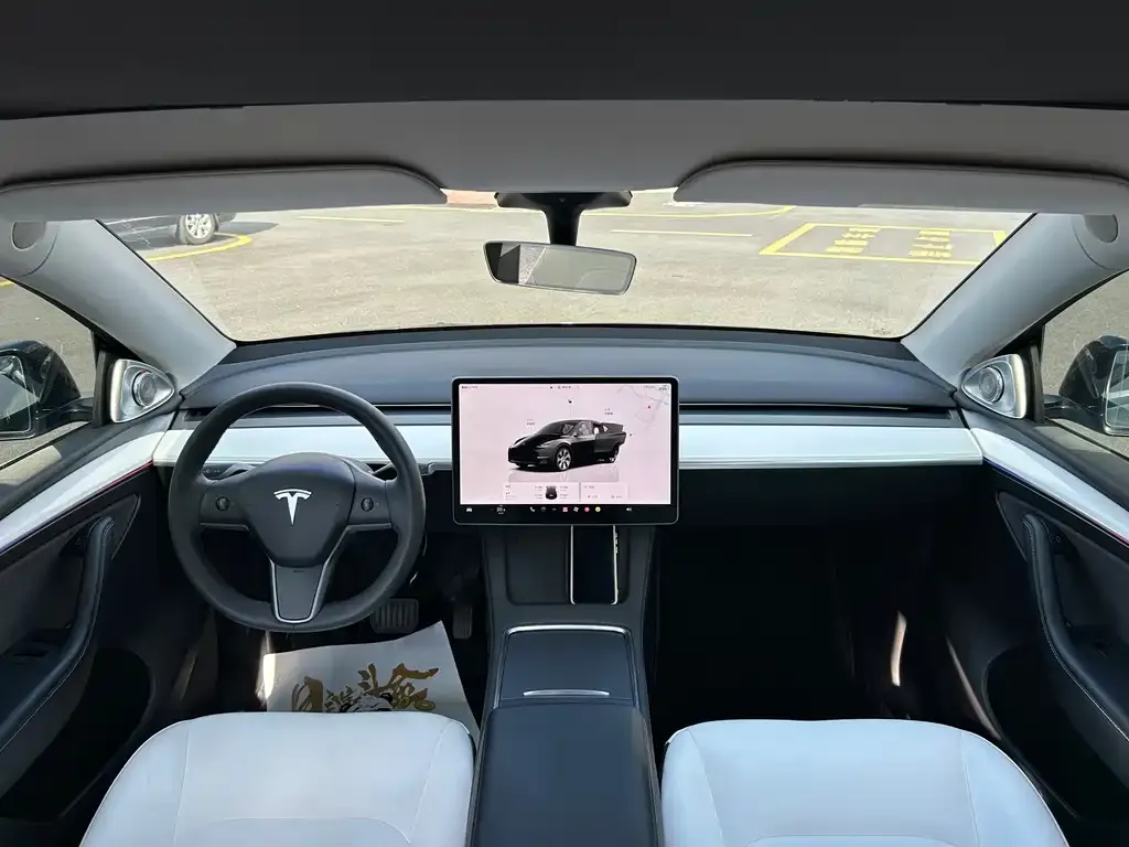 Tesla Model Y — фото 4