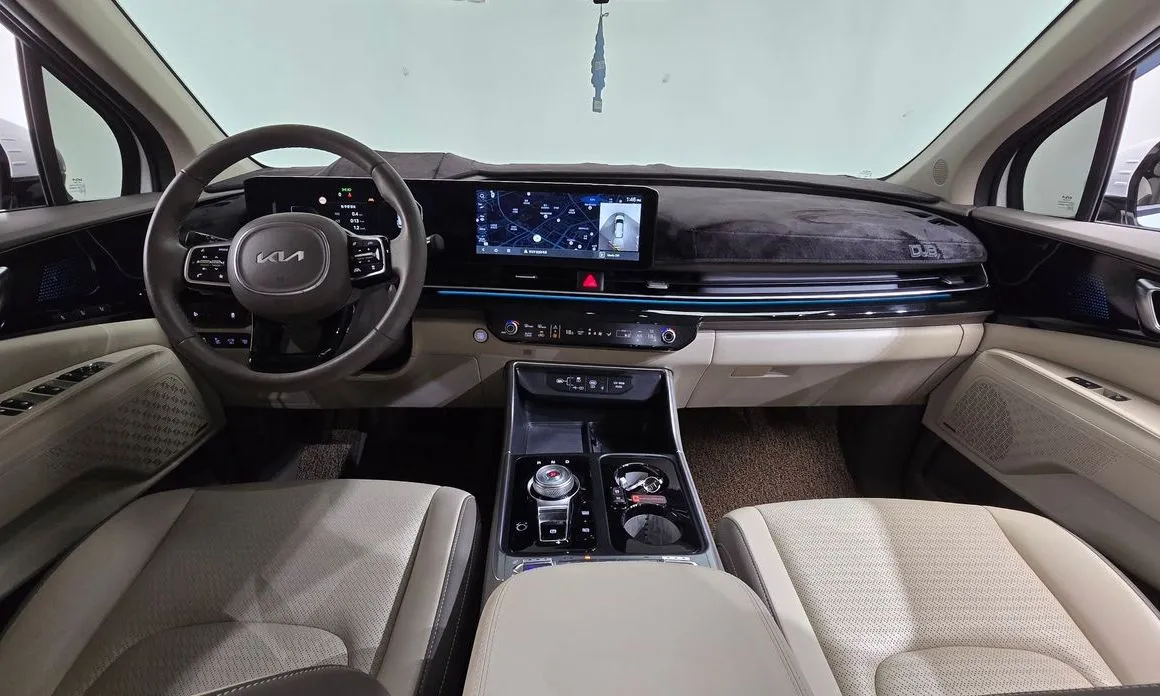 Kia Carnival — фото 10