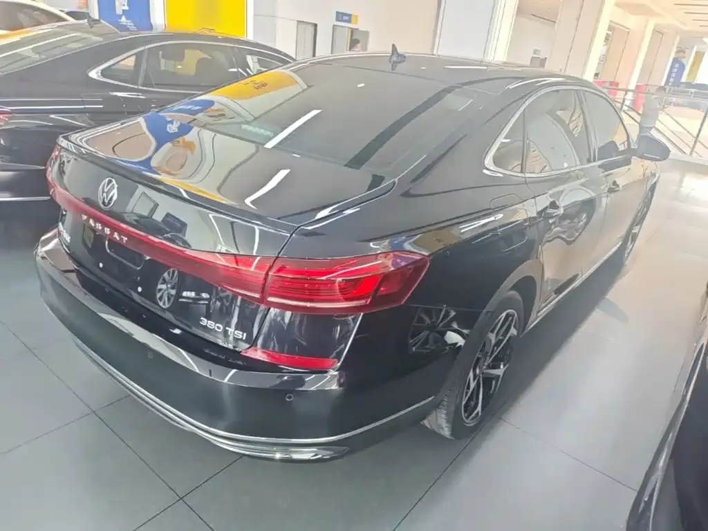 Volkswagen Passat — фото 8